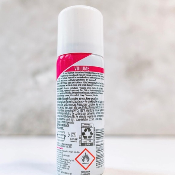 BATISTE Volumizing Dry Shampoo - Picture 4 of 6